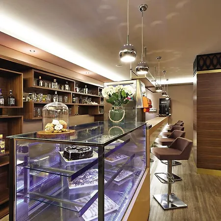 Emre & Emre Otel 4*