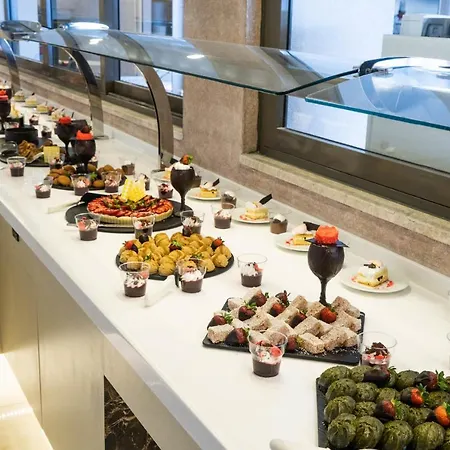 Emre Beach & Emre Hotel 말마리스