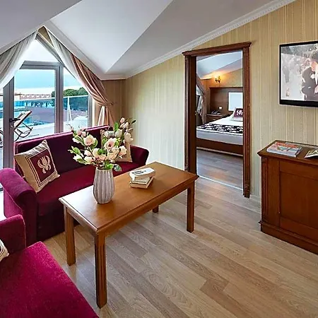 Emre Beach & Emre Hotel 4*