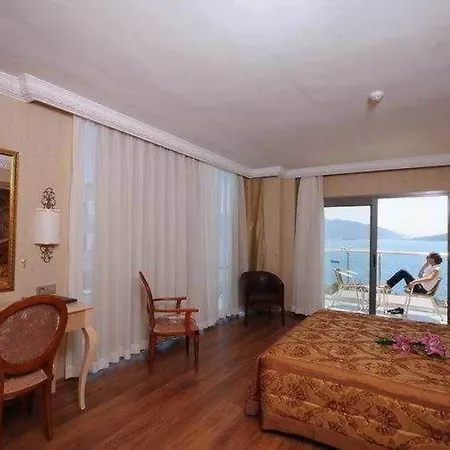 Emre Beach & Emre Hotel 호텔 말마리스