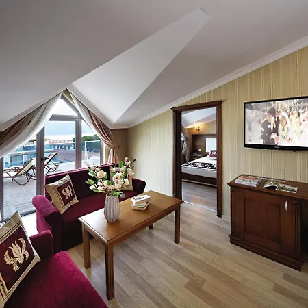 Emre & Emre Otel 4*