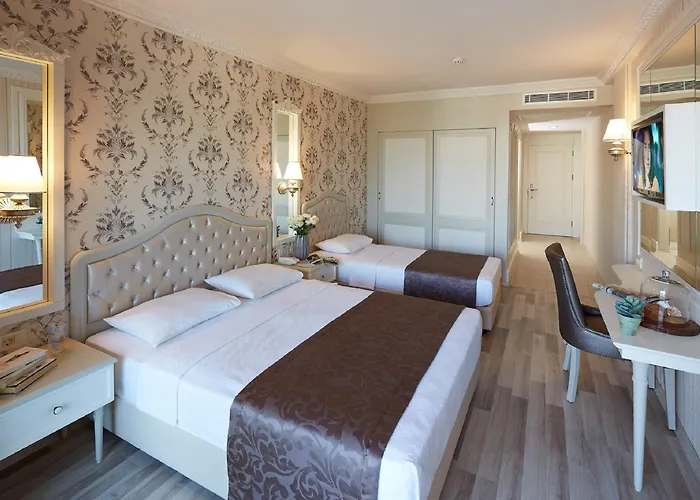 Hotel Emre Beach&emre 4*