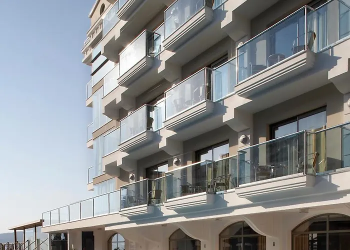 Emre & Emre 马尔马里斯