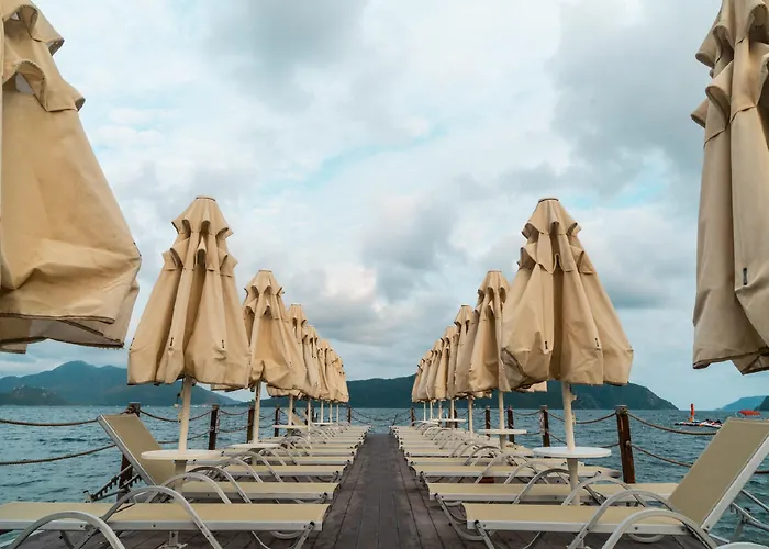 Emre & Emre 马尔马里斯