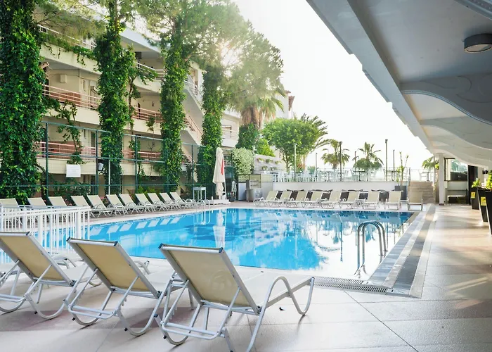 Emre & Emre 4* 马尔马里斯