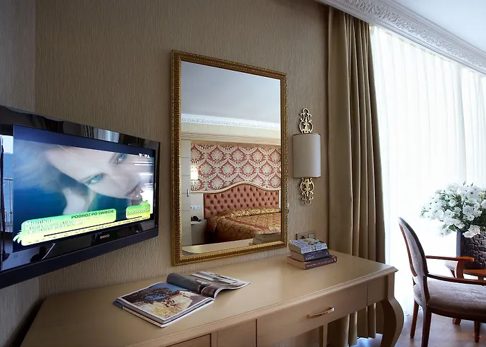 Emre & Emre 马尔马里斯